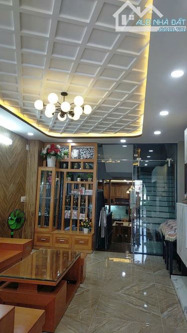 Bán nhà mặt tiền Huỳnh Văn Một Q.Tân Phú, DT: 4.15x18m 3 lầu sân thượng giá 14.5 tỷ TL