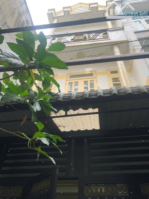 Bán nhà 2 lầu 2/ngắn đường Hiệp Thành 17 P.Tân Thới Hiệp Quận 12 TP.HCM