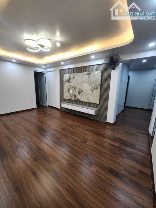 NHÀ ĐẸP CÁT LINH, CĂN GÓC, THOÁNG,SÁNG ,CẠNH GA CÁT LINH, DT 85M2 GIÁ 5,4 TỶ