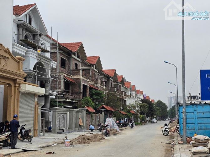 🍊🍊 Bán Nhanh Lô Góc Mặt Đường Thanh Niên Khu Đô Thị Đại Dương , Cách 30m Ra Đến Hồ Điều