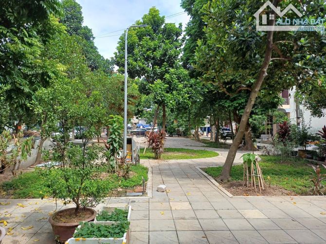 CẦN BÁN LÔ ĐẤT NHÌN VƯỜN HOA BÒ SƠN ĐẸP Mặt tiền 5.2m Diện tích*: 84m2