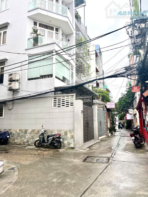 Bán nhà hẻm xe hơi gần Phan Đăng Lưu, Phú Nhuận, 3 Tầng, 98m2, nở hậu, gần MT, 12.x Tỷ