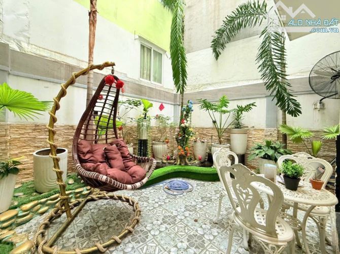Bán nhà hẻm xe hơi gần Phan Đăng Lưu, Phú Nhuận, 3 Tầng, 98m2, nở hậu, gần MT, 12.x Tỷ - 1
