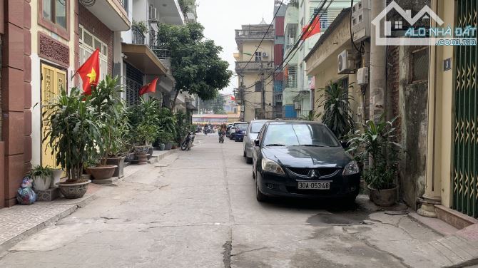 Bán nhà Hàm Nghi - 45m2 - Dân xây - 2 mặt ngõ thông ô tô - 14 tỷ năm