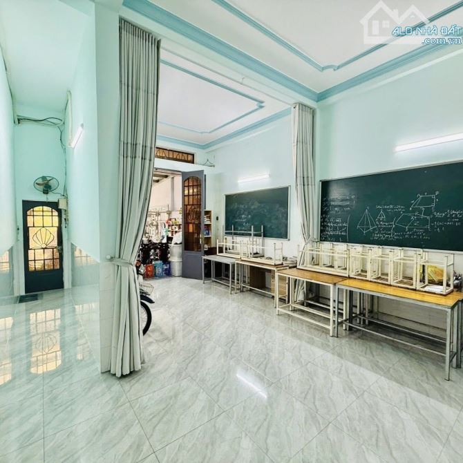 Mễ Trì - 60m2 - MT 4.5m - 2 ô tô tránh - KD sầm uất - 25 tỷ x