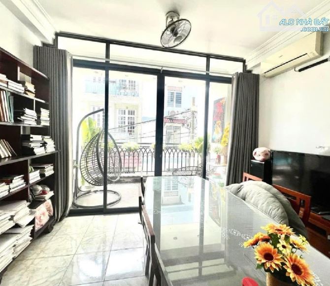 Bán nhà HẺM OTO_ sát MẶT TIỀN NGUYỄN THỊ KIÊU Q12_ 4 tầng_4x17m_ chỉ 6ty600