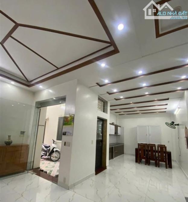 Bán nhà Miếu Hai Xã, Dư Hàng Kênh, Lê Chân. 3,05 tỷ , 3 tầng , 57m.