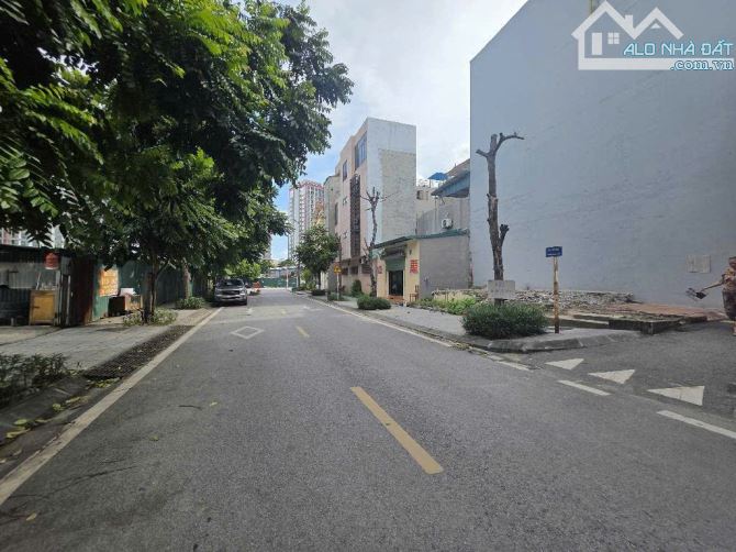 BÁN NHÀ DÂN XÂY 4 TẦNG –.HƠN 10 TỶ - 68M - Ô CHỜ THANG MÁY – PHỐ NGỌC THỤY, LONG BIÊN
