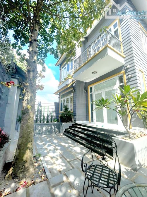 BIỆT THỰ 3 TẦNG, MẶT TIỀN - KDC KIẾN Á, QUẬN 9