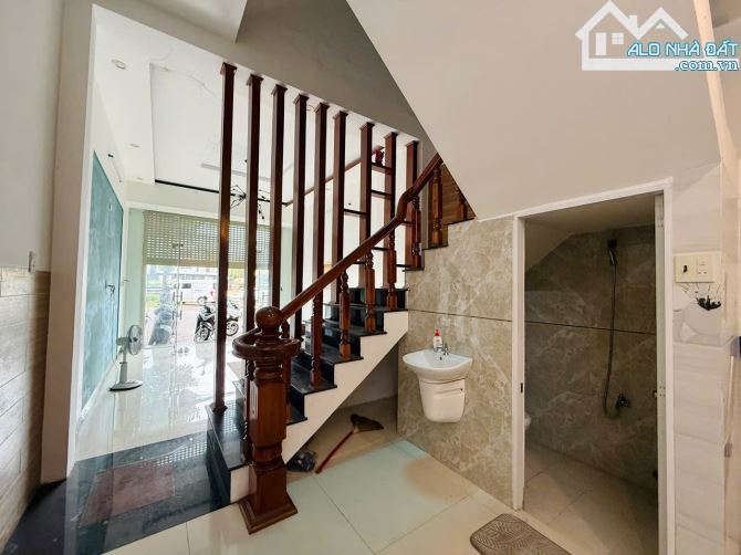 Bán Nhà Mặt Tiền Đường Ỷ LAN  , Vị Trí Kinh Doanh Khu Chợ Đầm - Quy Nhơn