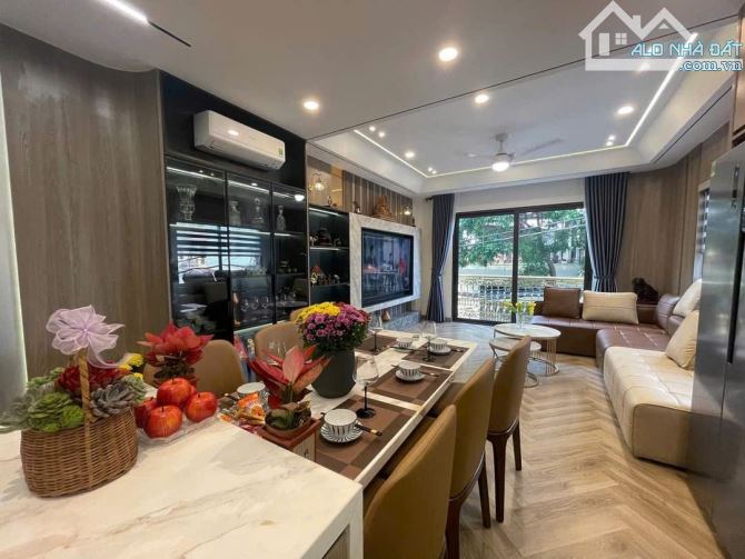 Nhà Đẹp Mới Toanh Phố Ngọc Lâm, Ô Tô Đỗ Cổng, Full Nội Thất, 36m2, 5 Tầng, Gía 7,8 Tỷ.