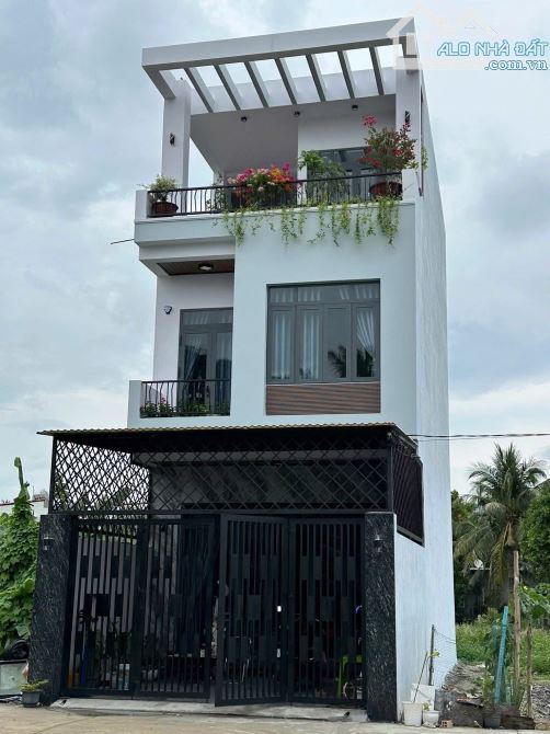 🏡 BÁN NHÀ MỚI 3 TẦNG ĐẸP LONG LANH – FULL NỘI THẤT CAO CẤP – CHỈ VIỆC XÁCH VALI VỀ Ở
