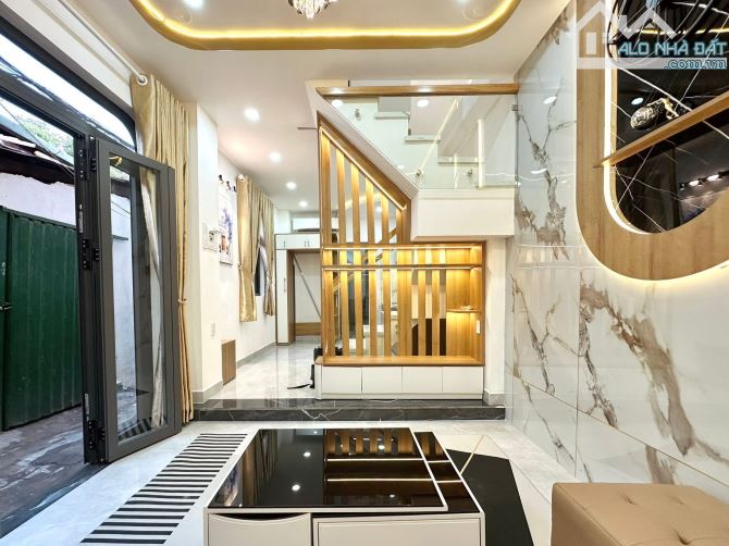 🟢NHÀ ĐẸP - CHỈ: 4.45 TỶ - GIÁP Q1 - 26M2 - DTSD: 52M2 - 2 TẦNG- (8M ❌ 3M) - 2 PN