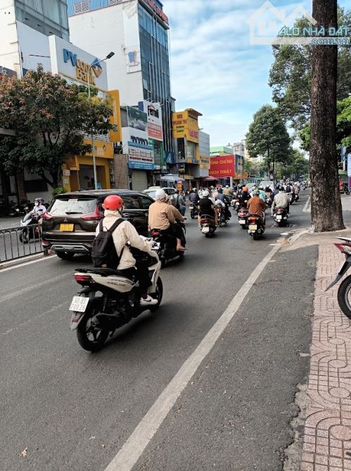 Bán Nhà 4 Tầng BTCT, Hẻm Xe Hơi, Tô Hiến Thành, Trung Tâm Quận 10, Chỉ 11.4 Tỷ