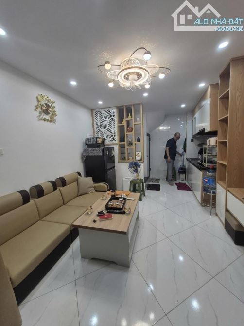 Nhà Phố Hồng mai, ngõ ba gác tránh, gần ô tô đỗ 25m2x 6T