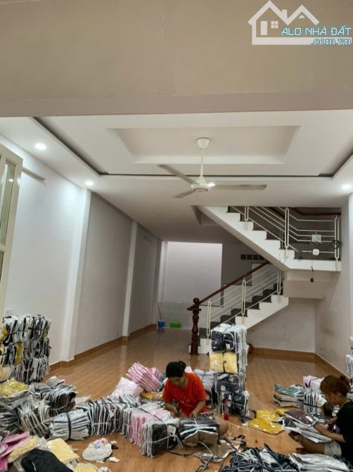 Bán Nhà Hẻm Ô Tô Đường Số 19 Sát Aeon Tân Phú, 102m2, Sổ A4, Sẵn Thu Nhập, 6.4 Tỷ TL