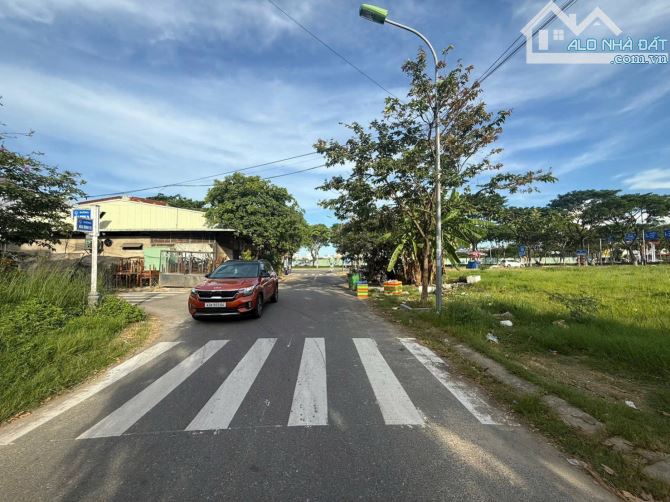 MT Hoà Minh 25 khu B Phương Trang, cách biển Nguyễn Tất Thành 500m