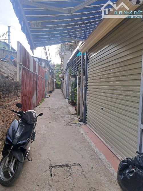 Cực hiếm Nguyễn Khoái – Bán đất tặng nhà 3 tầng, 74m² MT 5m giá chỉ 8 tỷ