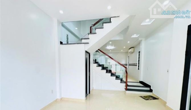 Bán nhà  Bùi Viện, Vĩnh Niệm, Lê Chân . 3,9 tỷ , 4 tầng , 41m .