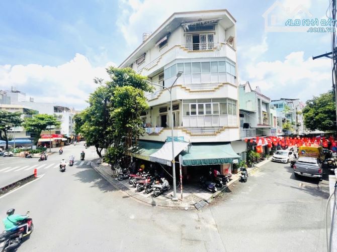 GÓC 2 MẶT TIỀN NGAY VÒNG XOAY, CHÍNH CHỦ LÂU ĐỜI GÓC 2 MẶT TIỀN NGANG RỘNG 8m - 4 TẦNG DT