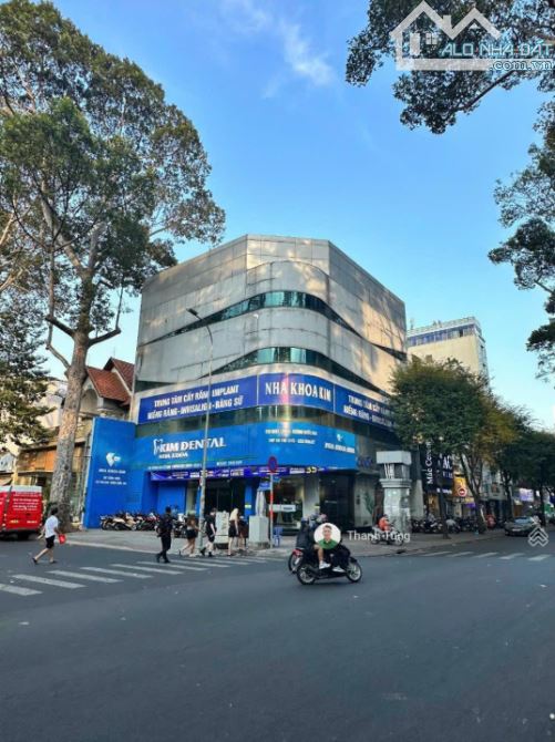 Góc 2MT Sương Nguyệt Ánh + Tôn Thất Tùng, Quận 1 - 17x25m - 5 tầng - HĐT 700 triệu