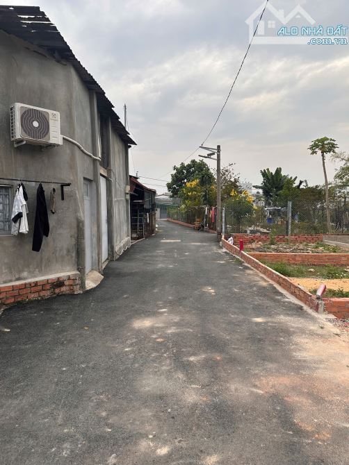 Đất hẻm 1/ đường 102 P. Tăng Nhơn Phú A. Q9. Giá chỉ 5 tỷ thương lượng nhanh