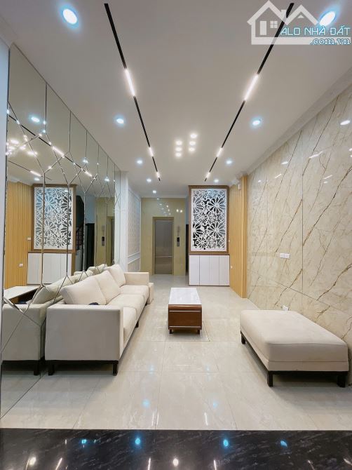 Bán nhà 35m2, thang máy, ô tô đỗ cửa, Xuân Phương, Năm Từ Liêm