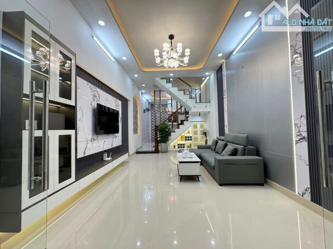 Cần tìm chủ cho căn nhà đẹp 52m2 ngay Phạm Ngũ Lão, Gò Vấp. Giá: 2 Tỷ 910, có SHR