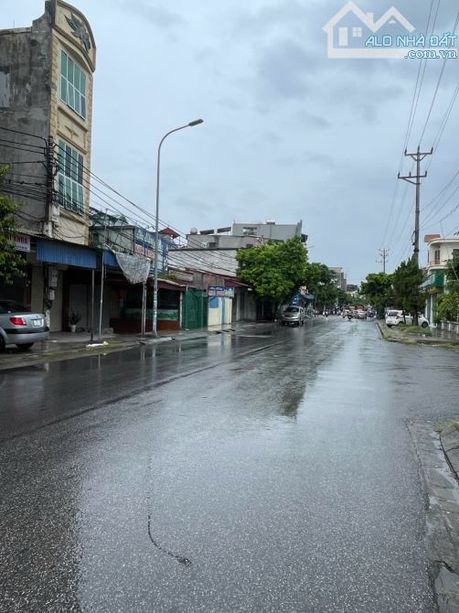 Bán nhà 2,5 tầng mặt đường 208 , An Dương, Hải Phòng. Giá 6,5 tỷ.