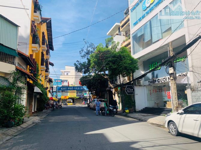 Bán Nhà Mặt Tiền Hoa Hồng khu Phan Xích Long - Hầm 3 Tầng - Giá 24 Tỷ 8