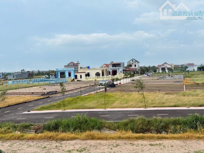 Chính chủ cần bán gấp lô đất có diện tích 100m2. Mặt tiền 5m.