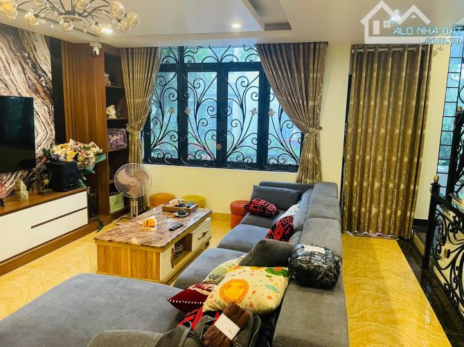 🏠🏠🏠Chào bán nhà Vinhomes riverside 5 tầng dân xây độc lập giá 5,xx tỷ