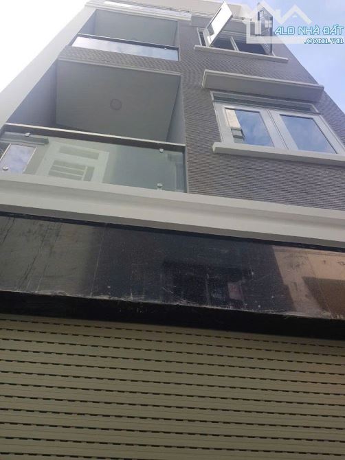 Bán nhà 70m2 11 phòng CHDV thu nhập 40 tr/tháng đường Nguyễn thời Trung Quận 5 chỉ 10,5 T