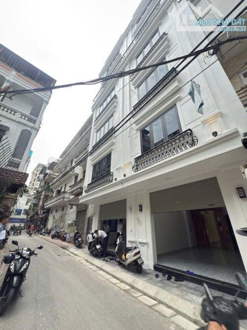 💥💥💥Đội Nhân 41m*7 tầng. Êto ngủ trong nhà, kinh doanh cực tốt. ☘️ Tầng 1 gara + kinh do