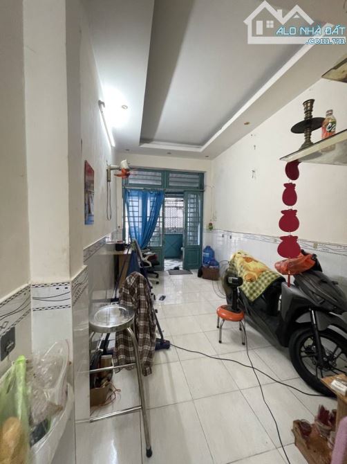 Nhà cũ, 45m2, 2 tầng, Xóm Chiếu – 3,48 tỉ.