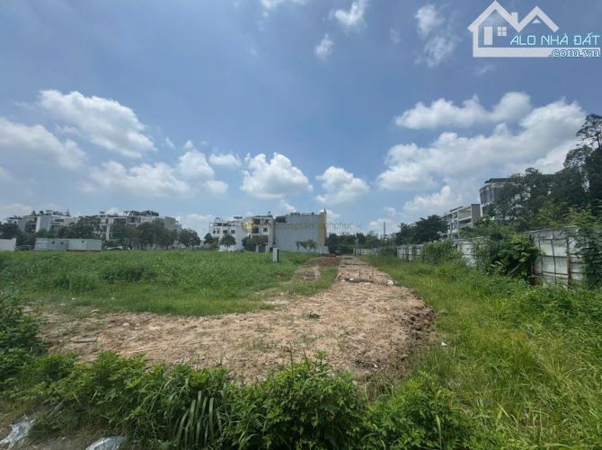 Bán 2 lô liền kề dự án Tân Tạo, mặt tiền đường Nguyễn Hoàng, P. An Phú, Tp Thủ Đức.