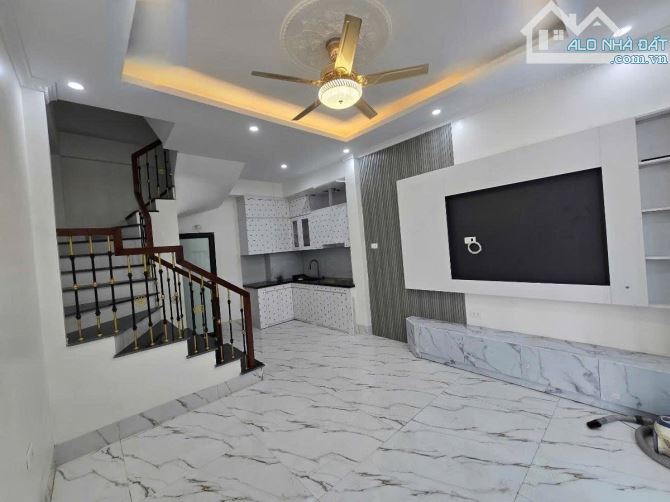 NHÀ ĐẸP 5TẦNG XÂY MỚI COONG-NGÕ THÔNG TỨ TUNG PHỐ NGUYỄN KHIẾT-HỒNG HÀ CHỈ HƠN 7tỷ