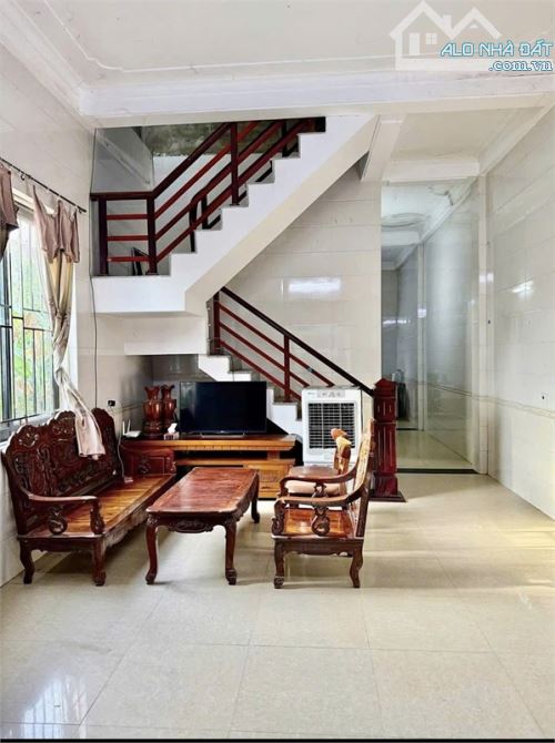 BÁN NHÀ GẦN AEON LONG BIÊN  – PHỐ TRẠM , TƯ ĐÌNH – 45M² – 4 TẦNG – 8,3 TỶ GẦN Ô TÔ