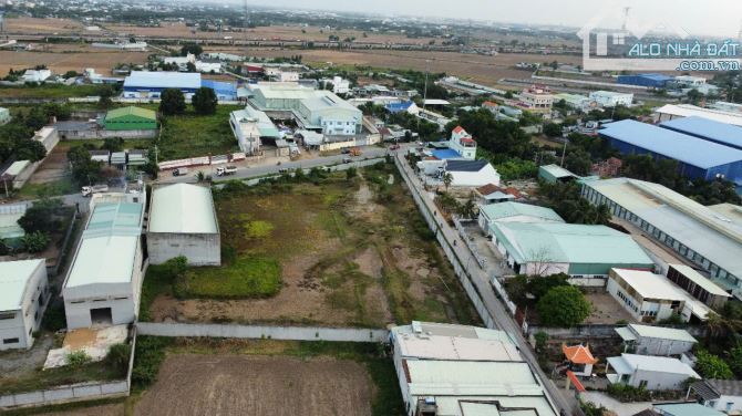 Cho thuê đất trống, kho mái che tiền chế 9m , Nguyễn Hữu Trí , Long An