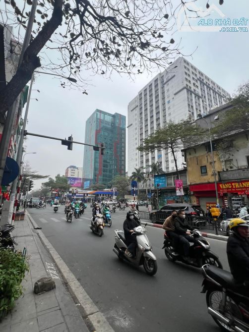 352 tỷ - MP Tây Sơn - Tòa nhà 660m x 9 tầng , 20m mặt tiền.