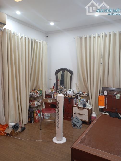 BÁN NHÀ NGỌC LÂM – LONG BIÊN - 32M² x 4 TẦNG – GIÁ 7.5 TỶ