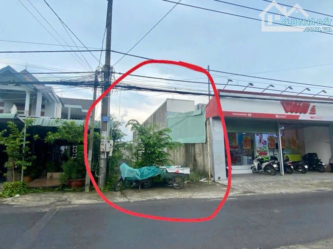 Lô đất biệt thự  mặt tiền đường Hồ Hòa ngay uỷ ban phường Tân Phong
