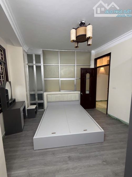 Hàng Xóm Times City – Nhà phố Tam Trinh 4 tầng 3 ngủ, gần trung tâm, diện tích rộng, sổ đỏ