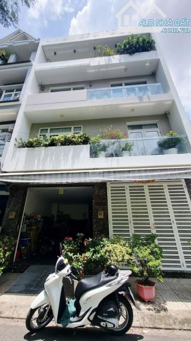 NHÀ Q8 P5 - NGANG KHỦNG 8m x 16m - KDC YÊN TĨNH HIẾM NHÀ BÁN - VIEW CV THOÁNG MÁT.