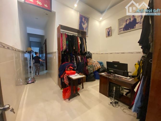 SẬP HẦM_DÃY TRỌ LÔ ĐÔI_ÂU CƠ_GẦN CHỢ HÒA KHÁNH_DT 260M2_NGANG 10M_NỞ HẬU_8,9 TỶ