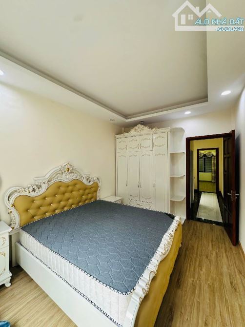 Một căn duy nhất gần time city. Phố DƯƠNG VĂN BÉ. HAI BÀ TRƯNG. 46/50M. 5 TẦNG. ÔTÔ ĐỖ CỬA
