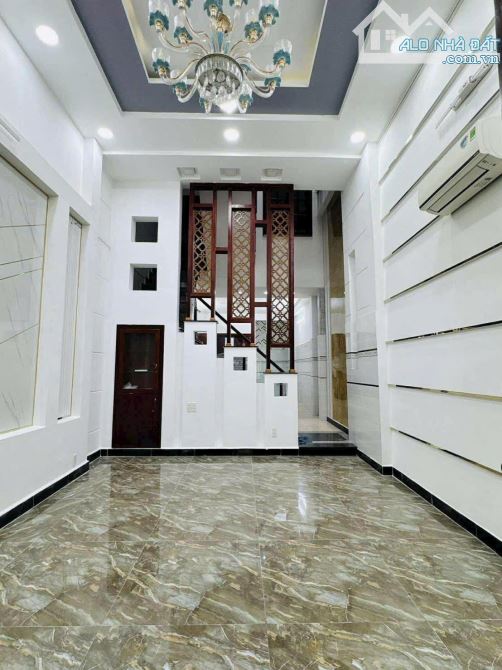 Bán nhà mặt tiền Trần Văn Danh, phường 13, Tân Bình; 4*21m; nhà ga T3