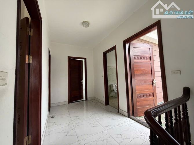 Bán BIỆT THỰ 3 Tầng- Khu Kim Chung Di Trạch – Sân Vườn, Lô Góc, 176m², Giá 16 Tỷ