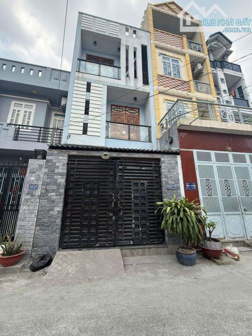 Bán nhà đường Nguyễn Trãi, Quận 5- 48m2 nở hậu- 3 tầng- giá 7 tỷ 9 tl