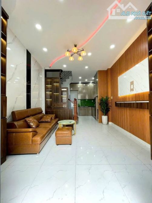 Gấp, Chủ giảm 500 triệu để bán nhanh nhà Tây Sơn, 35m2, 5 tầng, 100m ra đường ô tô tránh